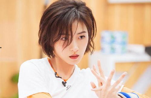 黄多多疑被同学q呼呼呼爆料视频,视频曝光引发关注