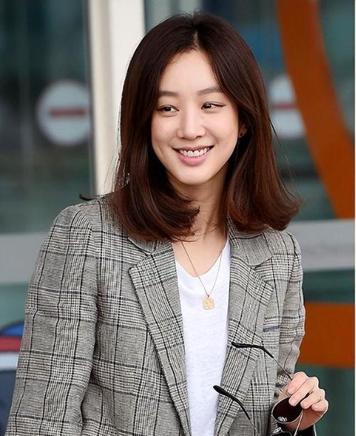 朴实的女明星,探寻女明星的纯真风采