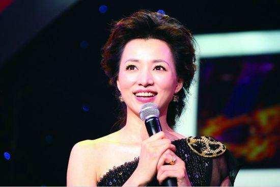 董卿跟他老公照片,幸福生活曝光