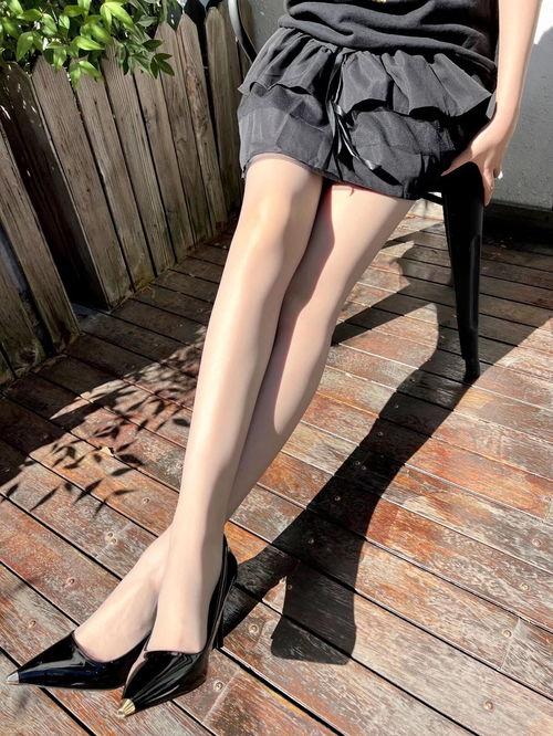 高跟丝袜人妻,揭秘高跟丝袜人妻的时尚魅力